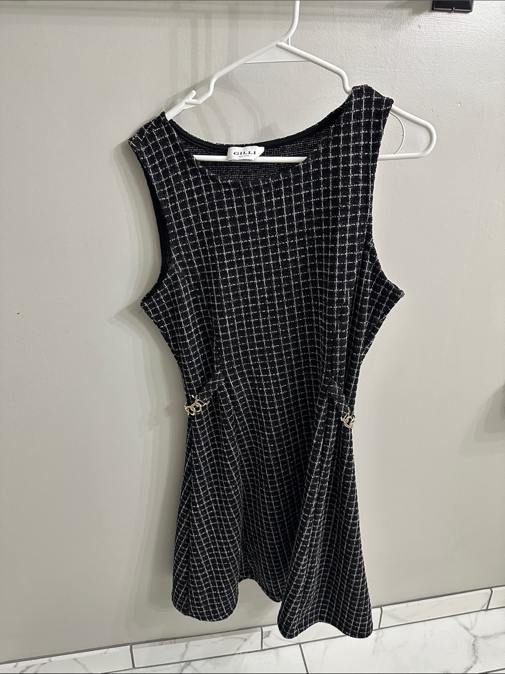 Gilli Black Sleeveless Midi Dress with White Grid